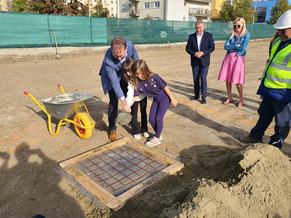 La școala Waldorf din Timișoara se ridică un nou corp de clădire